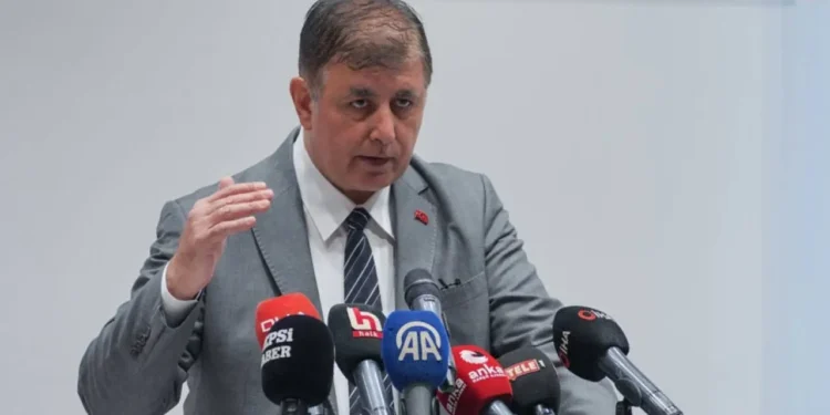 Cemil Tugay işçi kıyımını duyurdu!