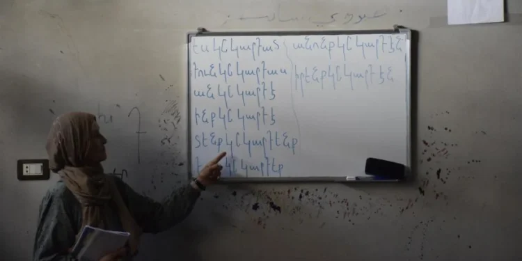 Subhiya Osman 50 yıl sonra yeniden gençlere Ermenice’yi öğretiyor