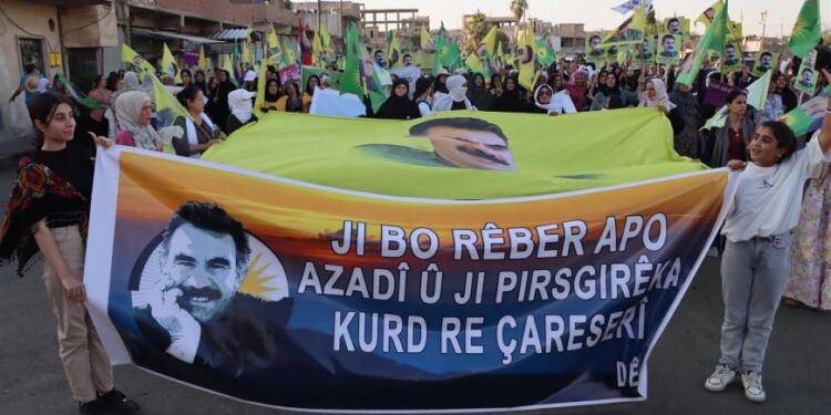Dêrik’te Abdullah Öcalan için kitlesel yürüyüş