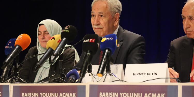 Bülent Arınç: Öcalan Meclis’te değil sokakta konuşsun