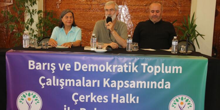 DEM Parti, ‘Barış ve Demokratik Toplum Buluşmaları’ kapsamında Çerkezlerle buluştu