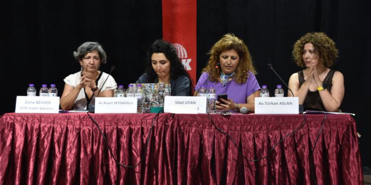 İzmir’de kadınlar barışı konuştu