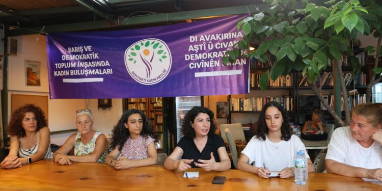 DEM Parti Fethiye’de kadınlarla buluştu