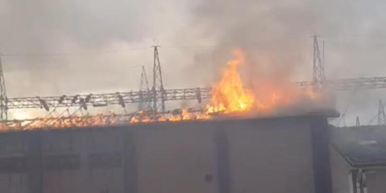 Trafo merkezinde patlama: 150 mahalle elektriksiz kaldı