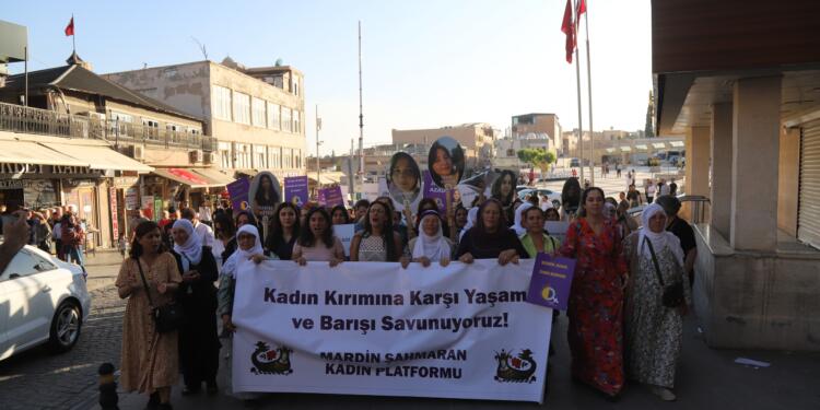 Mêrdîn’de kadın ve çocuk cinayetlerine karşı yürüyüş