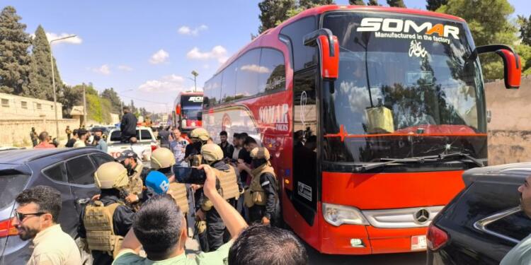 Halep’te ikinci grup ‘esir ve tutuklu değişimi’ gerçekleşti