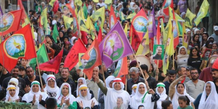 Halep’te binler Abdullah Öcalan’ın özgürlüğü için yürüdü