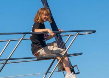 İsrail Gazze’ye yardım götüren gemiyi engellemek için harekete geçti