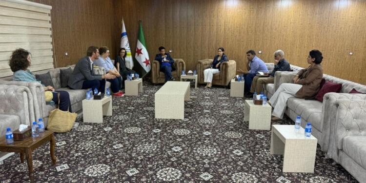 AP heyeti ve Fransız avukatlar Rojava’yı ziyaret etti