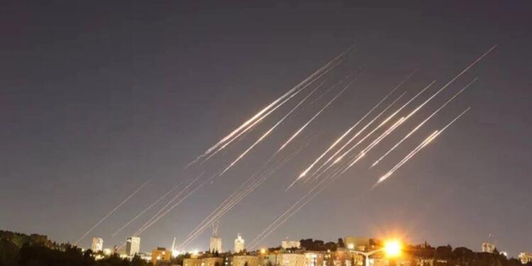 İran İsrail’e yeni füze saldırısı başlattı