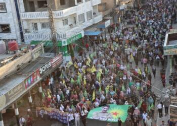 Qamişlo’da binlerce kişi Abdullah Öcalan için yürüdü