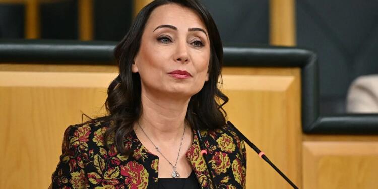 Tülay Hatimoğulları’ndan Hatay’daki yangın için çağrı