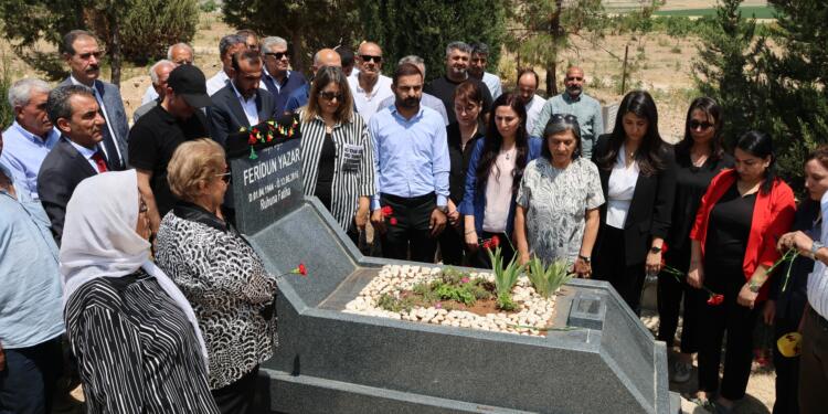 Kürt siyasetçi Feridun Yazar mezarı başında anıldı