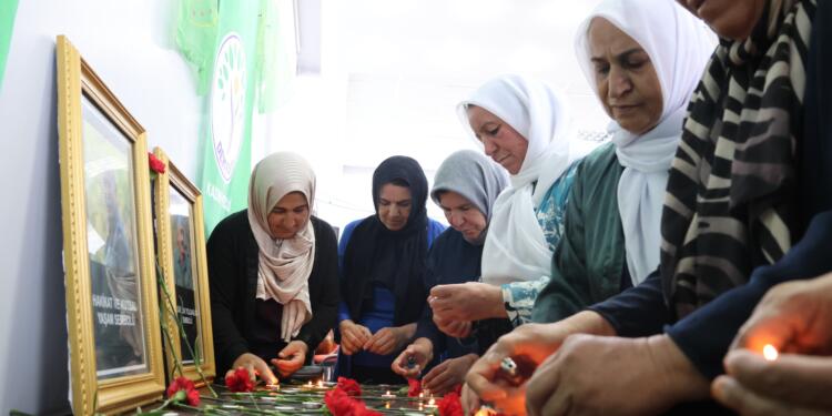 Pirsûs’ta Altun ve Kaytan anması