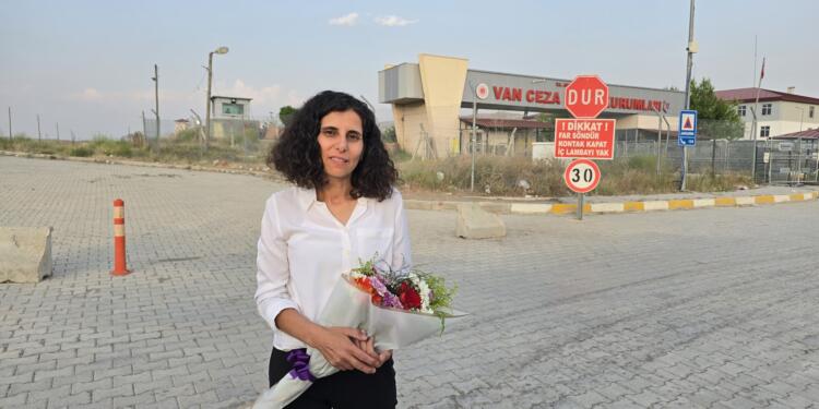 Hacıoğlu cezaevinden çıktı: Kaldığım yerden devam edeceğim