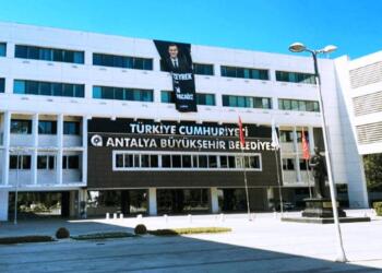 Antalya Büyükşehir Belediyesi’ne operasyon: 3 gözaltı