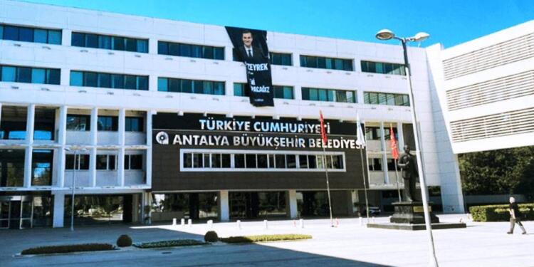 Antalya Büyükşehir Belediyesi’ne operasyon: 3 gözaltı