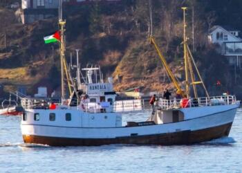 Hanzala gemisi dronlar tarafından taciz ediliyor