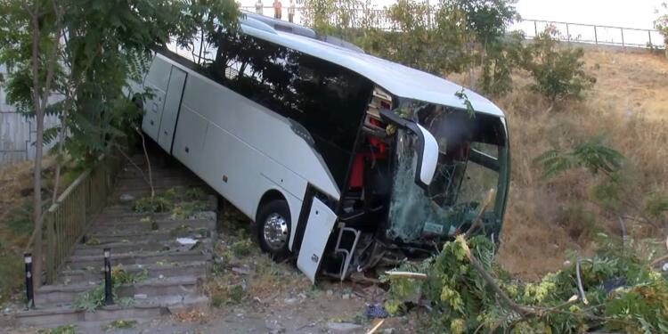 İstanbul’da işçi servisi şarampole uçtu: 8 kişi yaralandı