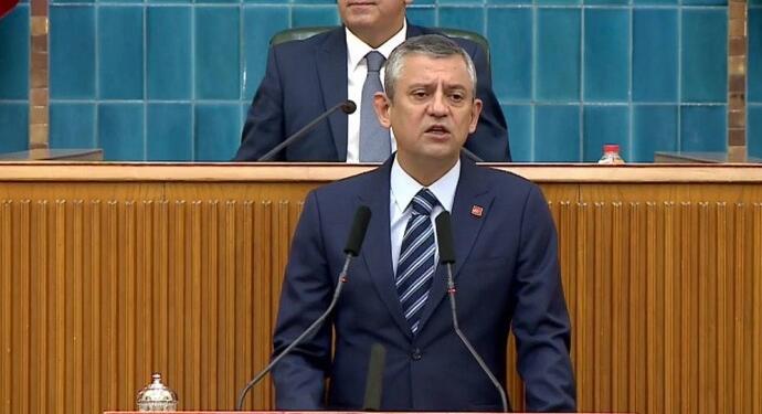 Özel’den belediyelere dönük operasyona tepki: Sandığın gücüne savaş açtılar
