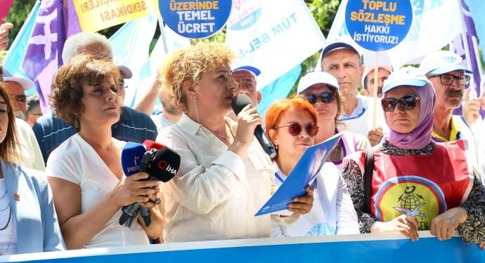 KESK bakanlık önünde: Sadaka değil, TİS istiyoruz