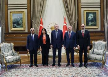 DEM Parti İmralı Heyeti Erdoğan görüşmesi başladı