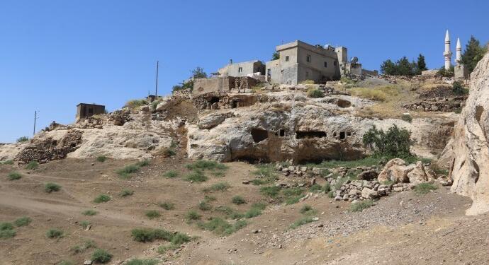 Sit alanına sanayi tesisi: Ağaçlar kesildi, halk ayakta