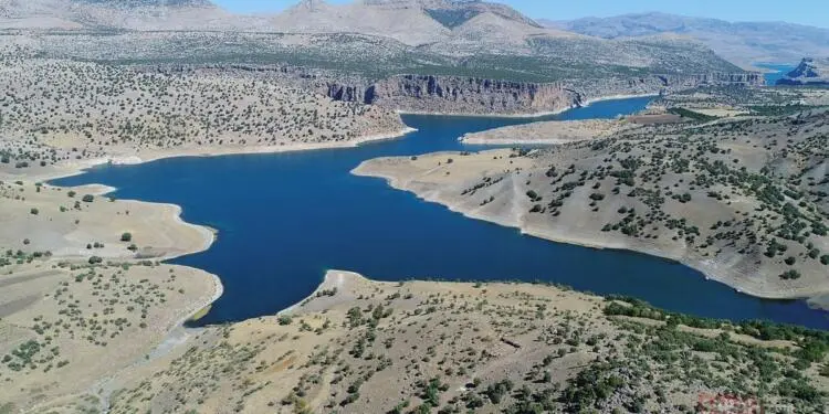 Irak: Türkiye su payını bırakmıyor