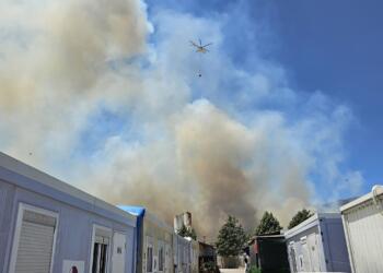 Antakya ve İzmir’de yangınlar sürüyor