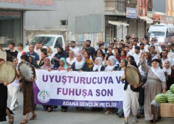 Adana’da fuhuş ve uyuşturucuya karşı yürüyüş yapıldı