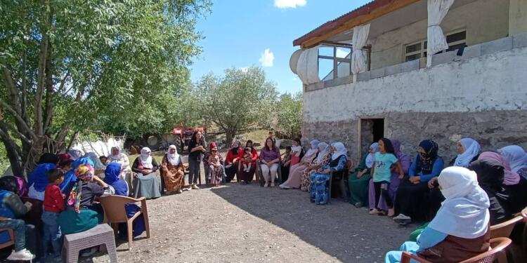 Agirî’de ‘Kadın Kurtuluş İdeolojisi’ atölyeleri sürüyor