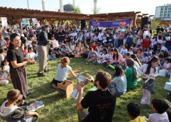 Gerok MA Agirî’de çocukları eğlendirdi