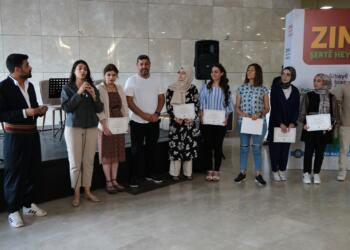 Kürtçe, Süryanice ve Ermenice kurslardan mezun olanlar belgelerini aldı