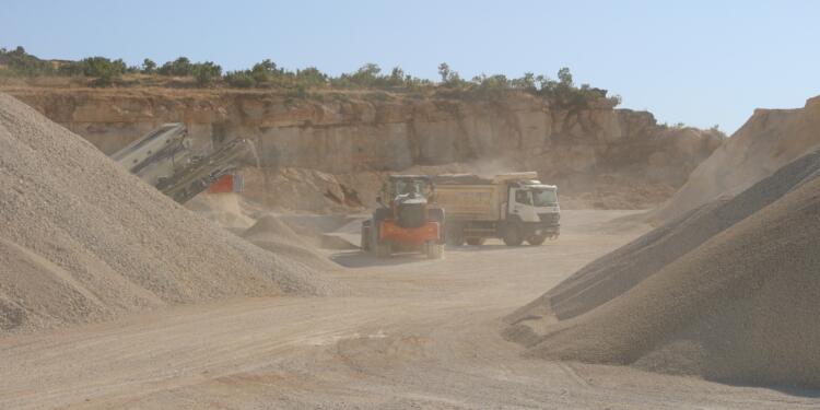 AKP’li vekilin şirketi Sisê’yi talan ediyor