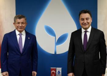 Ahmet Davutoğlu: Yapmamız gereken yeni döneme öncülük etmek