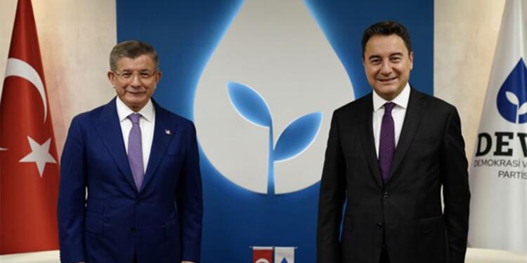 Ahmet Davutoğlu: Yapmamız gereken yeni döneme öncülük etmek