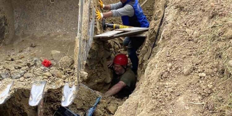 Sêwas’ta toprak kayması: 2 işçi göçük altında kaldı