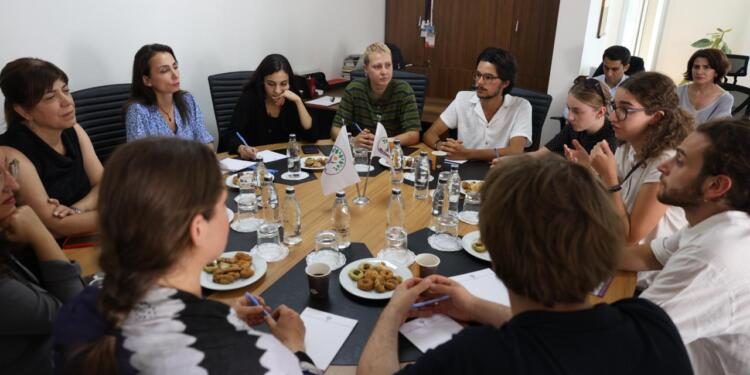 HDK ve DEM Parti Öcalan ile görüşmek isteyen gençlerle bir araya geldi