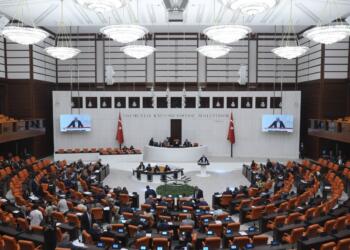 51 kişilik meclis komisyonunun sadece 9’u kadın