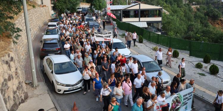 Munzur Festivali’nde panel ve yürüyüş