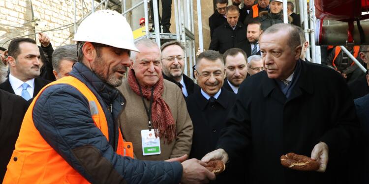 Erdoğan işçilerin grevini yasakladı