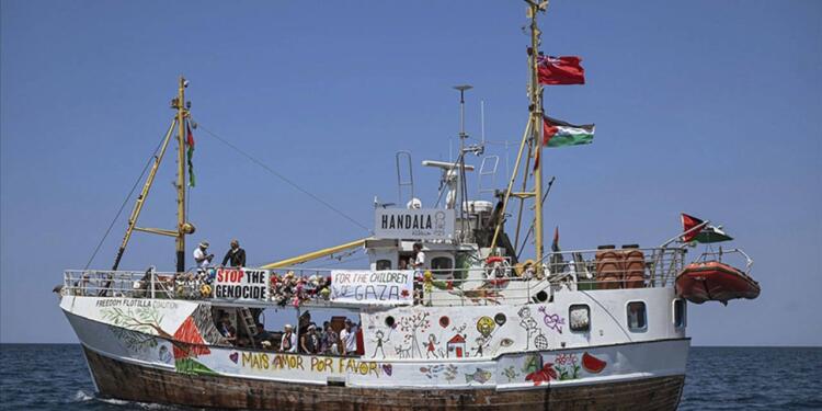 ‘Hanzala’ gemisine İsrail baskını: Gözaltındaki bazı aktivistler açlık grevinde