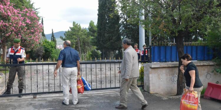 Asrın Hukuk Bürosu: Öcalan kardeşi ve vasisi ile görüştü