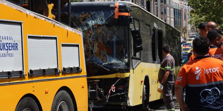 Beyoğlu’nda zincirleme kaza