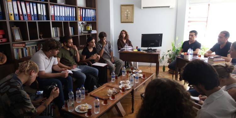 Avrupalı gençlerden Asrın Hukuk Bürosu’na ziyaret