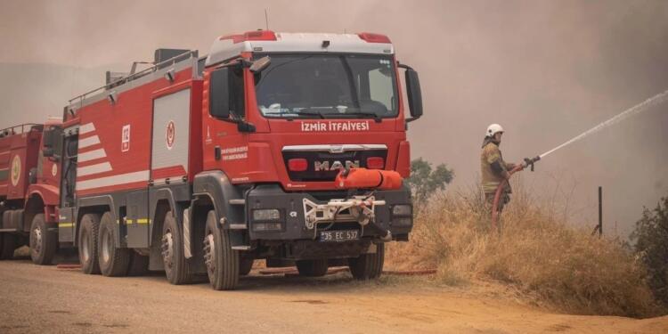 İzmir’de birçok yangın kontrol altına alındı