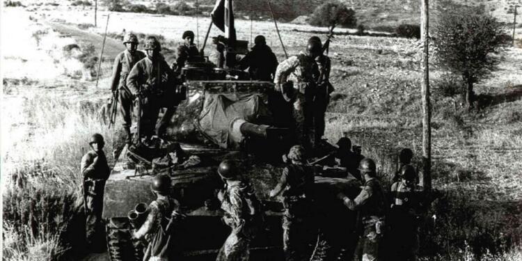 ‘Türkiye Kıbrıs’ta gasp ettiği toprakları terk etmeli’