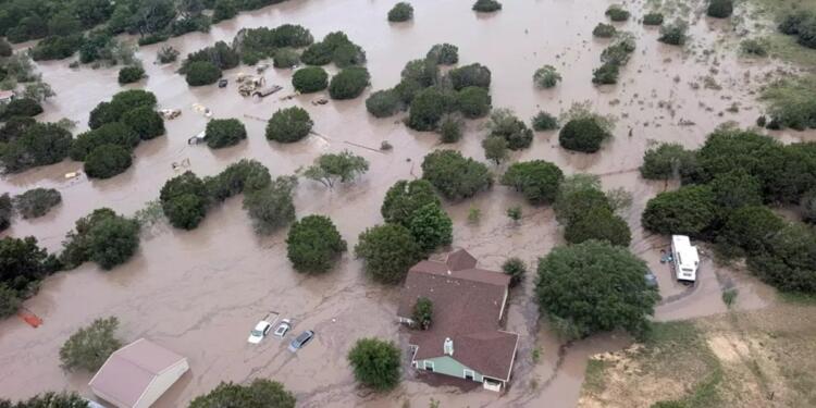Teksas’ta selde hayatını kaybedenlerin sayısı 111’e yükseldi
