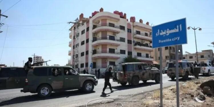 İsrail, Siweyda kırsalındaki geçiş hükümeti güçlerini bombaladı