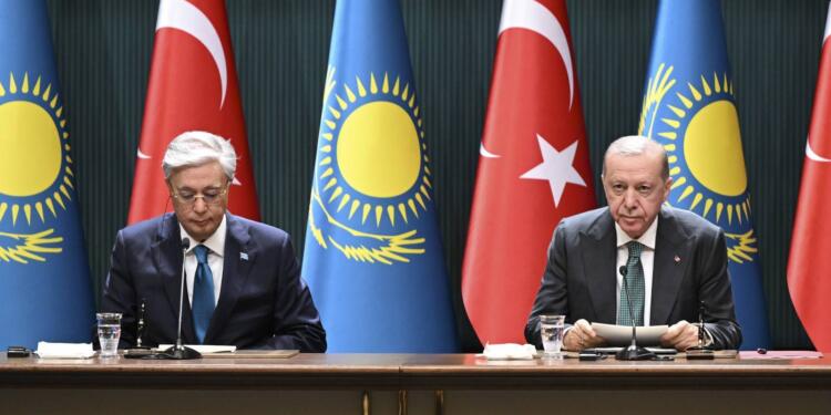 Türkiye ile Kazakistan arasında 20 anlaşma imzalandı